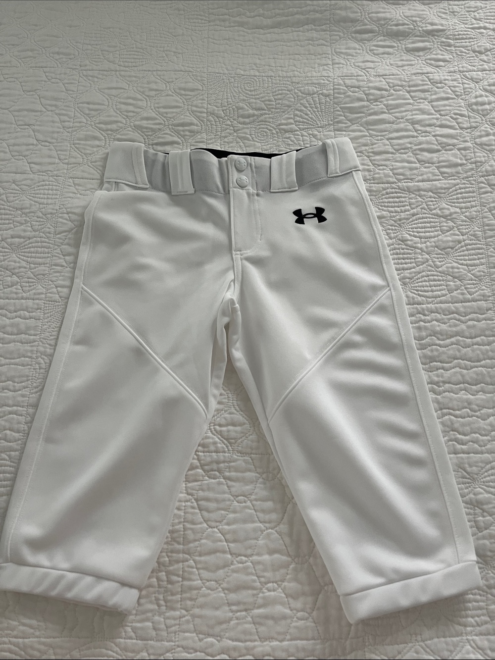 Under Armour Kids White Baseball Knickers, NWOT